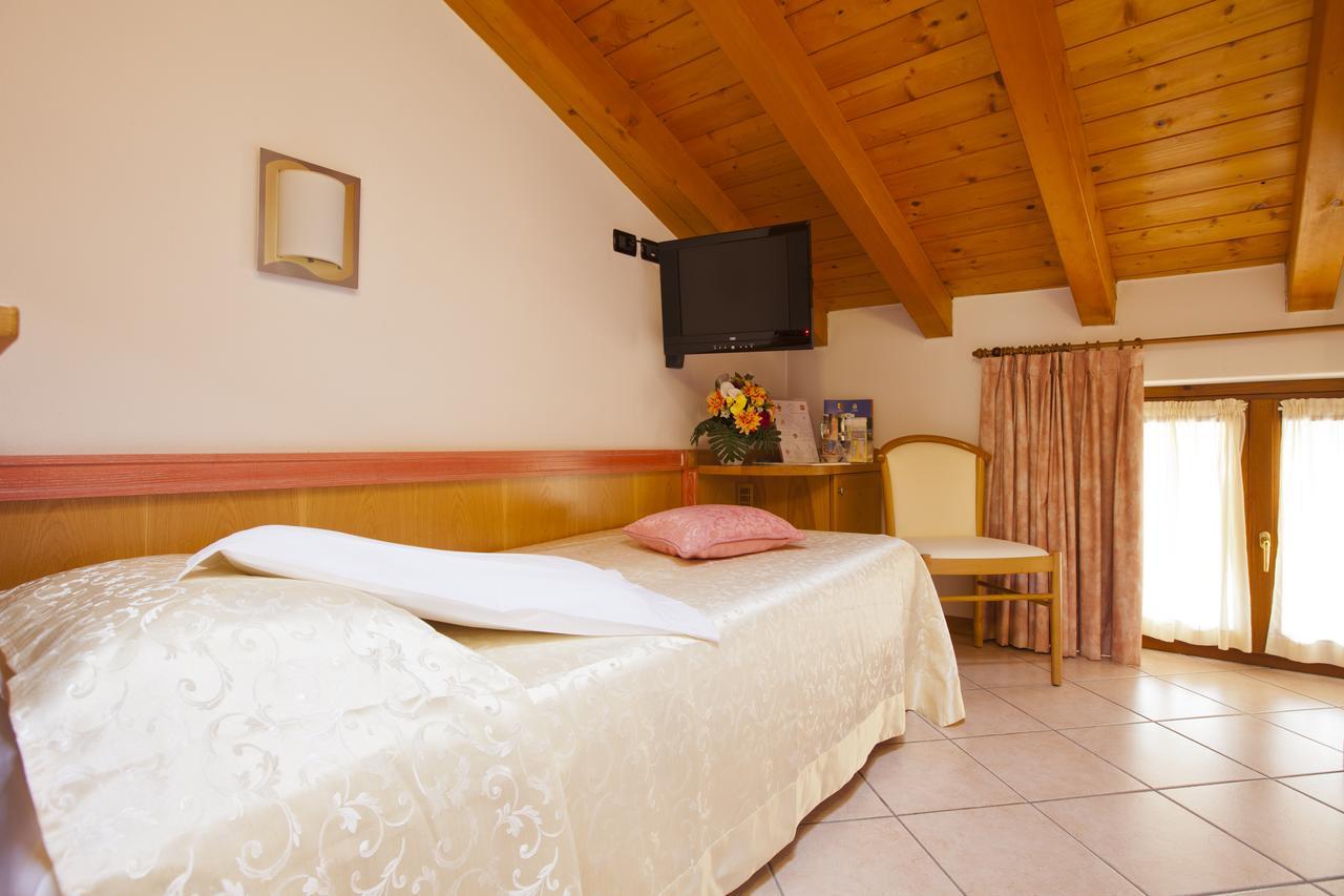 Hotel Ambra Clusone Esterno foto