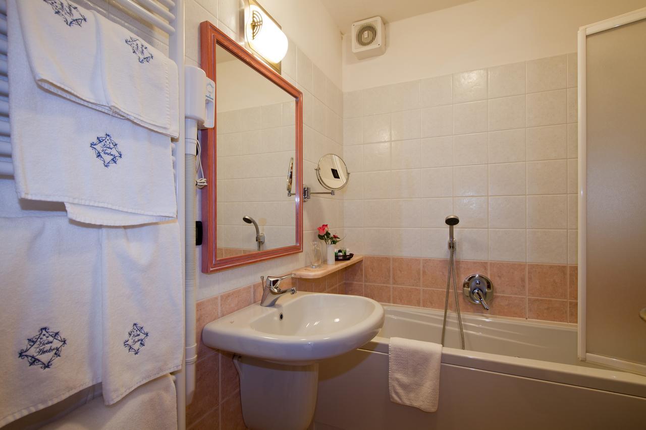 Hotel Ambra Clusone Esterno foto