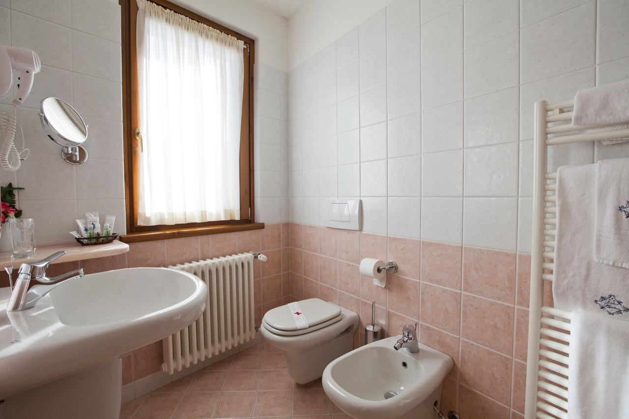 Hotel Ambra Clusone Esterno foto