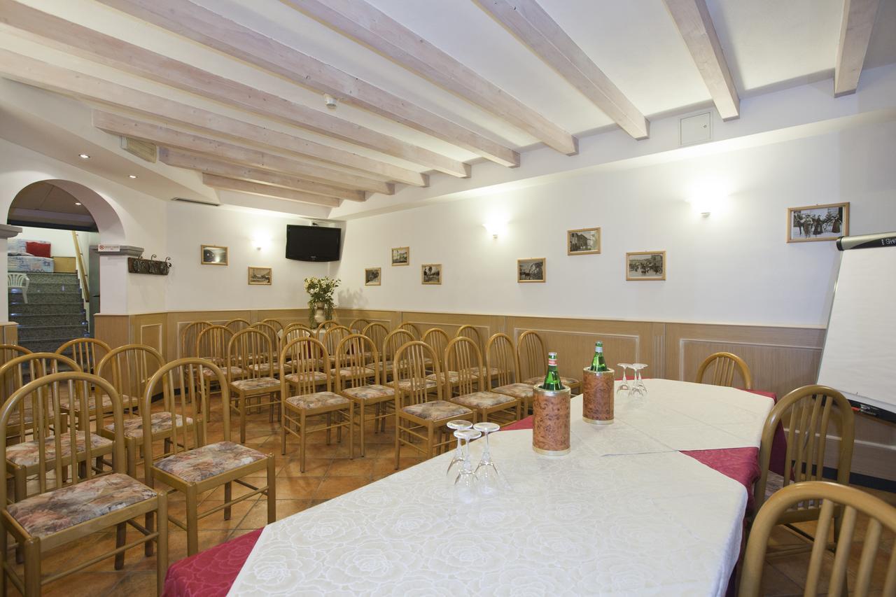 Hotel Ambra Clusone Esterno foto