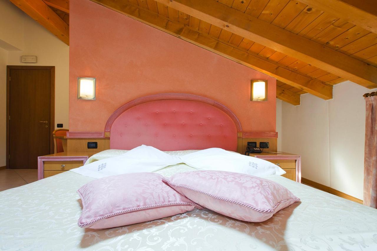 Hotel Ambra Clusone Esterno foto